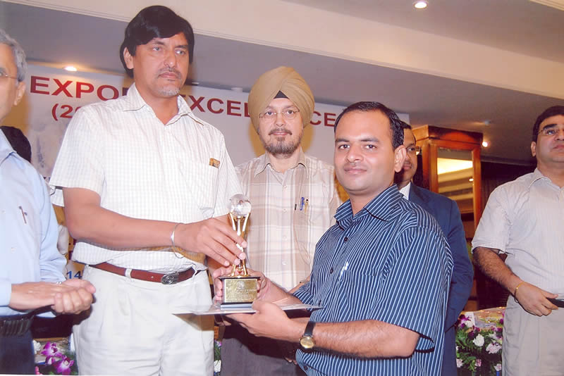 JLC Nicekl Alloys wins the EEPC India National Award for Export Excellence during 2005-06 – Star Performer (Northern Region) - Non Ferrous Metals given By Engineering Export Promotion Council (EEPC), India